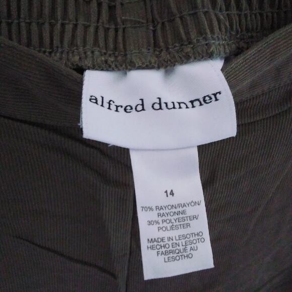 Alfred Dunner Green Pull on Elastic Back Pants size 14 - Picture 2 of 5